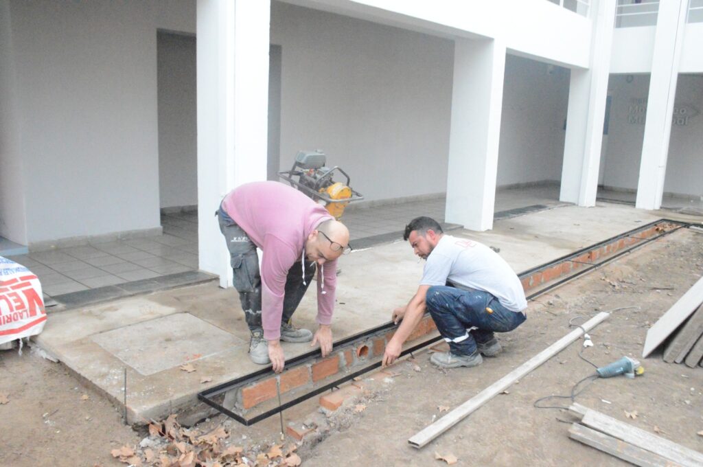 Trabajos del área de mantenimiento en el Palacio Municipal y Planta de Tratamiento de Residuos