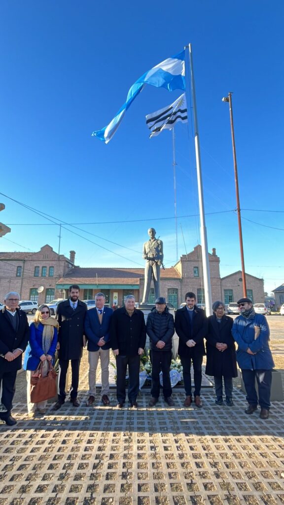 Homenaje a Cayetano Silva en Aniversario de su Natalicio, con la presencia del embajador uruguayo