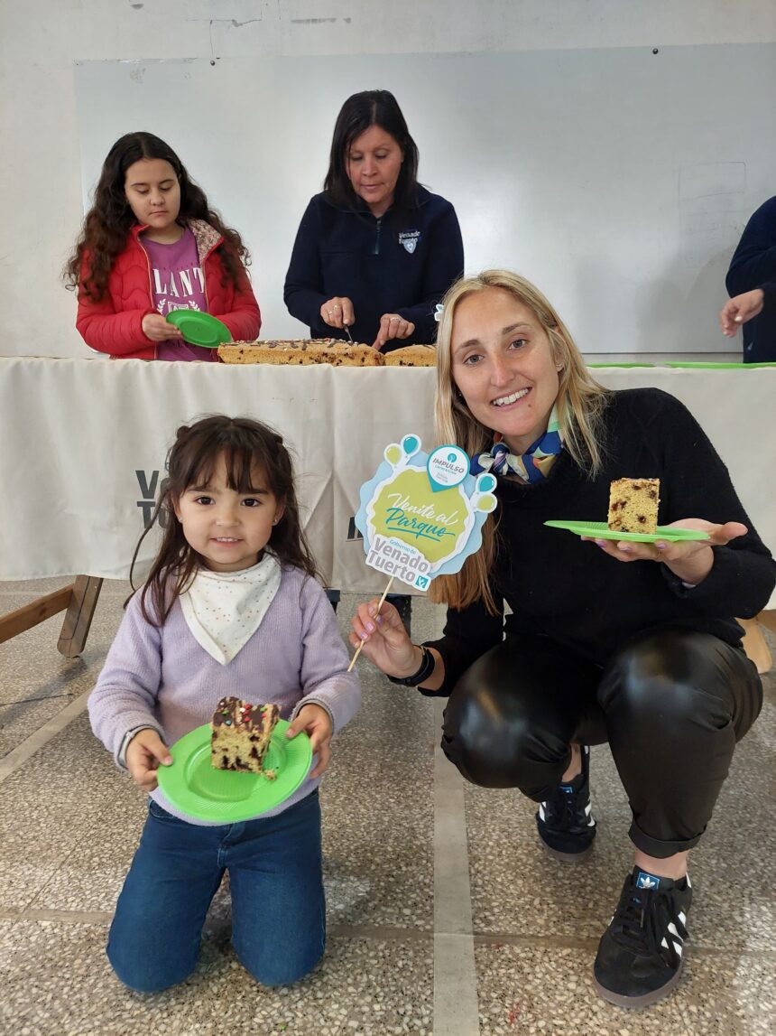 La feria dominguera se despidió del gimnasio de la Escuela 496 y vuelve al Parque Municipal