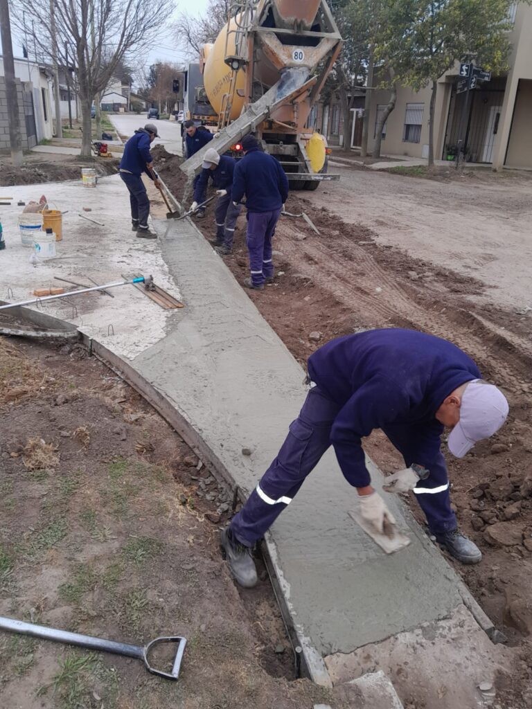 El Municipio sigue sumando obras de hormigonado de badenes y cordones
