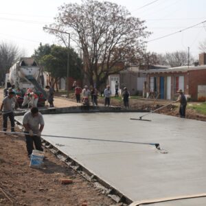 Pavimentación de tramo de calle Italia, entre Leoncio de la Barrera y Basualdo