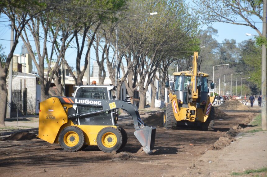 En barrio Alejandro Gutiérrez: El Gobierno municipal avanza con la pavimentación en calle Pinto Lucero
