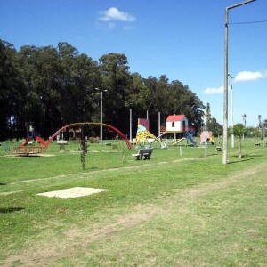En Centro III: la plaza “Papa Juan Pablo II” estrena sistema lumínico led