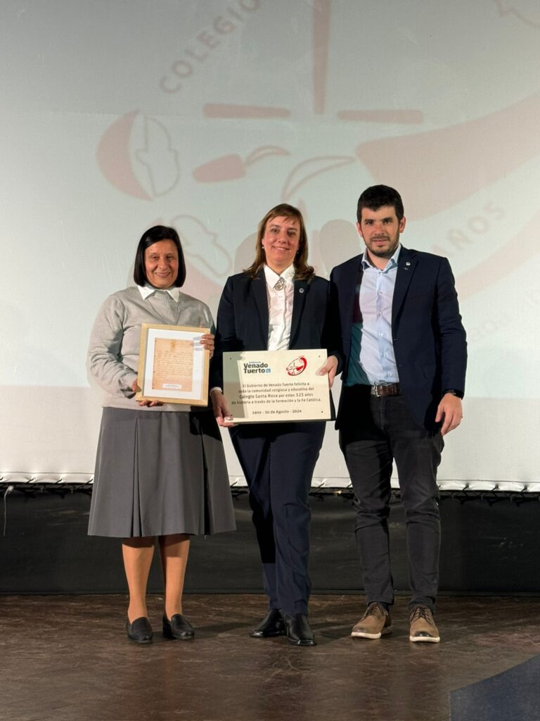 El Intendente se sumó a la celebración por los 125 años del Colegio Santa Rosa