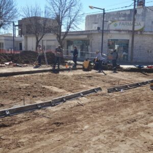 Realizan hormigonado de bache en Rivadavia y Lisandro de la Torre