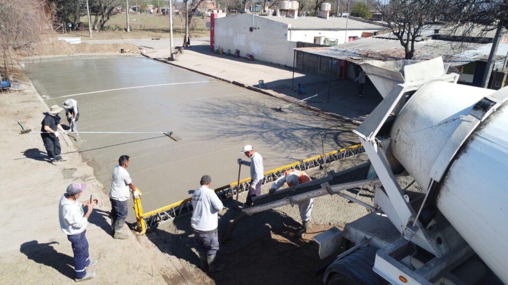El Gobierno Municipal sumó una nueva cuadra de pavimento en la calle Pinto Lucero