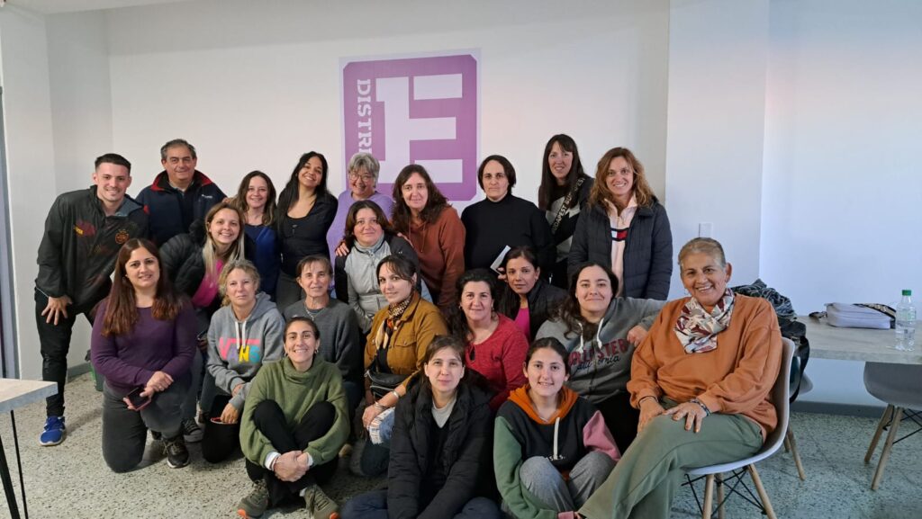 Emprendedores se capacitaron en aplicación que genera contenidos creativos