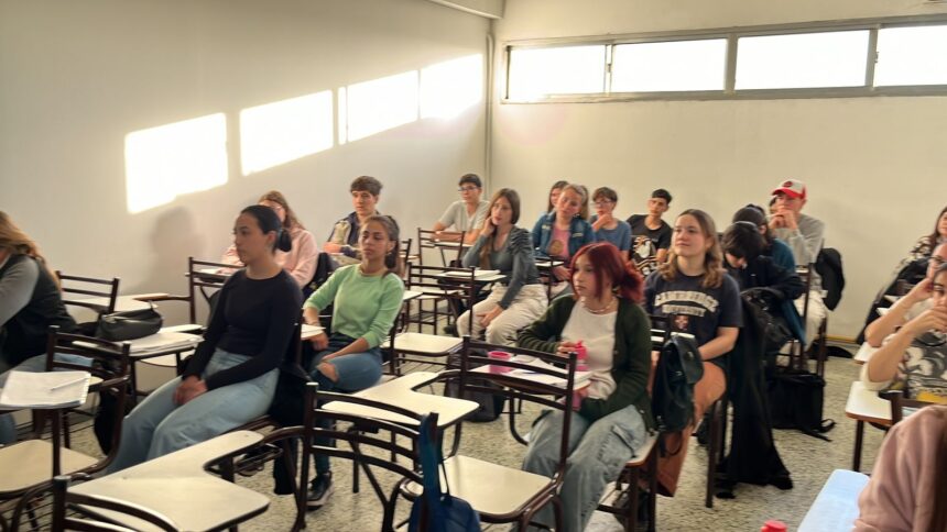 Orientación Vocacional: Capacitan en Oratoria a estudiantes de nivel secundario