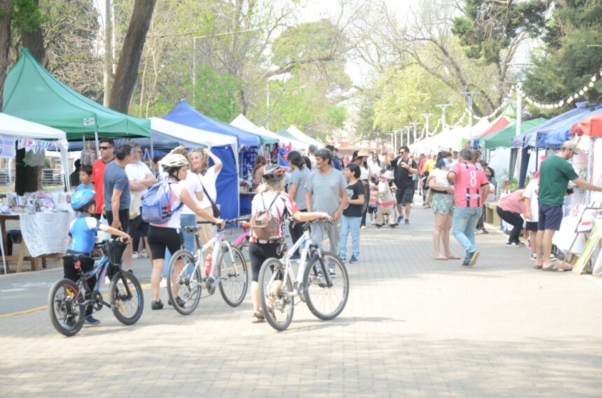 Un “Paseo de la Ciudad” a pleno para disfrutar del primer domingo de primavera Un “Paseo de la Ciudad” a pleno para disfrutar del primer domingo de primavera