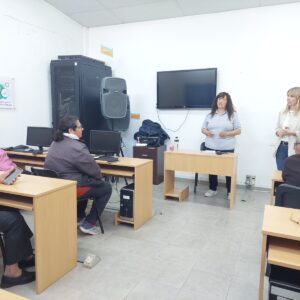 Ya está en marcha el taller de Manejo de Celular para Adultos Mayores