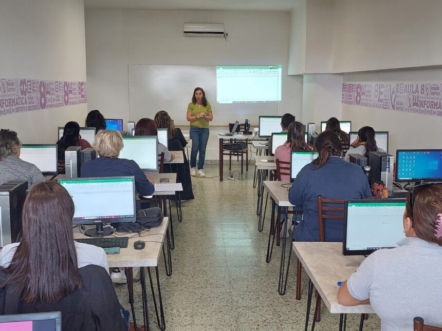 Comenzó a dictarse el curso de Excel para el personal municipal