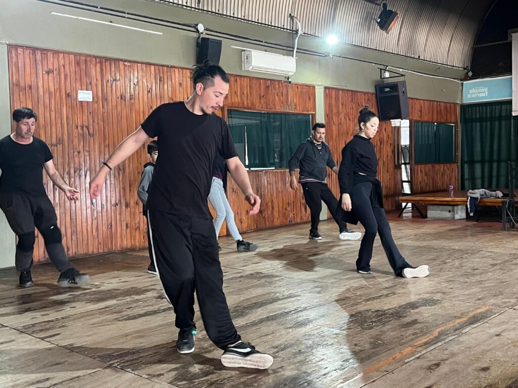 Un finde a puro bombo, zapateo y danza con el talentoso Pablo Enriquez