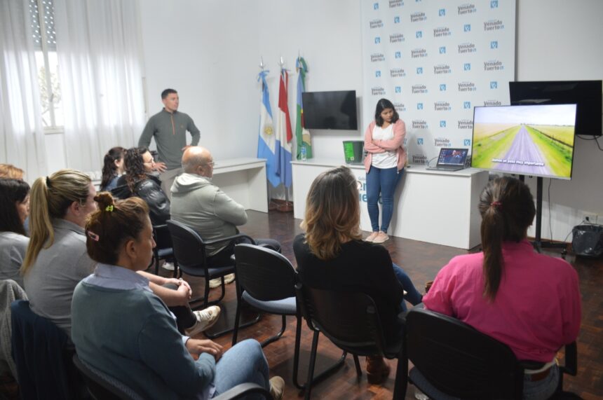 Trabajadores municipales se capacitaron en buenas prácticas ambientales