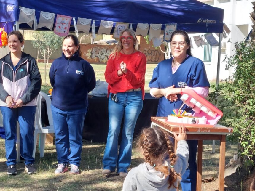 Actividad de salud bucal con escolares en el Día del Odontólogo