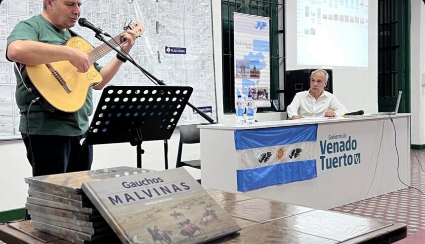 Marcelo Beccaceci presentó su libro sobre los gauchos de Malvinas en la Casa Museo