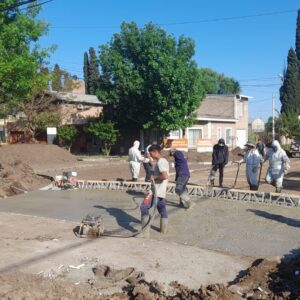 Más obras en la ciudad: Las cuadrillas municipales hormigonan bocacalles y cordones
