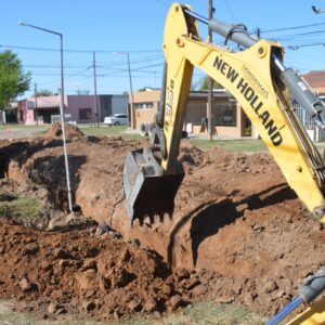 Colocan tubería en obra de desagüe pluvial de Junín y Aufranc