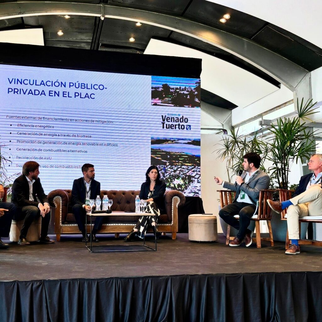 El intendente presentó en Rosario sus políticas ambientales basadas en la vinculación público-privada