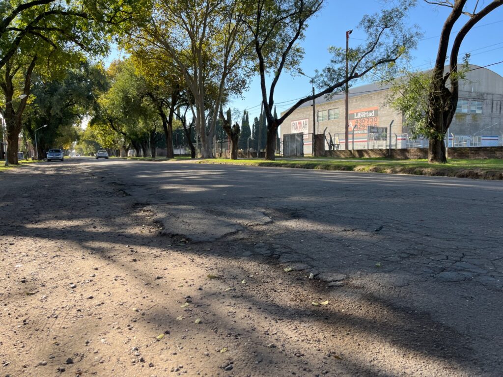 El Gobierno Municipal inicia importante obra de repavimentación en AV. Jorge Newbery