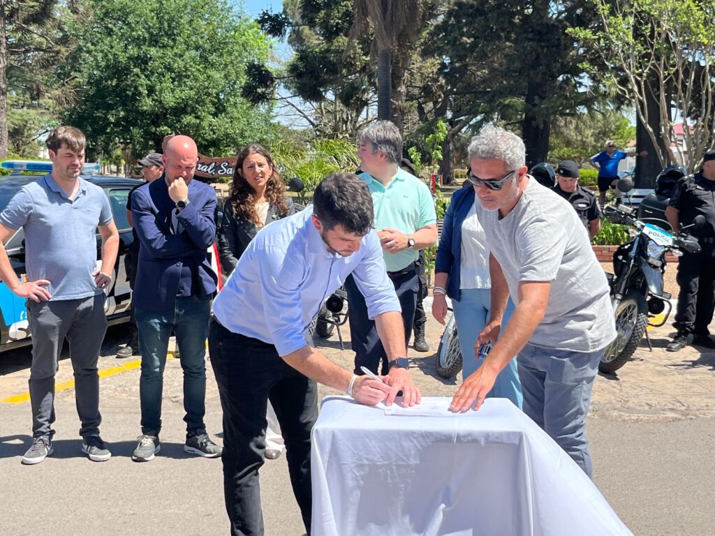 Más prevención, más seguridad: El intendente rubricó un nuevo convenio del programa provincial Vínculos