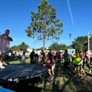 Un centenar de emprendedores presentaron sus productos en el “Paseo de la Ciudad” del Parque de la Niñez