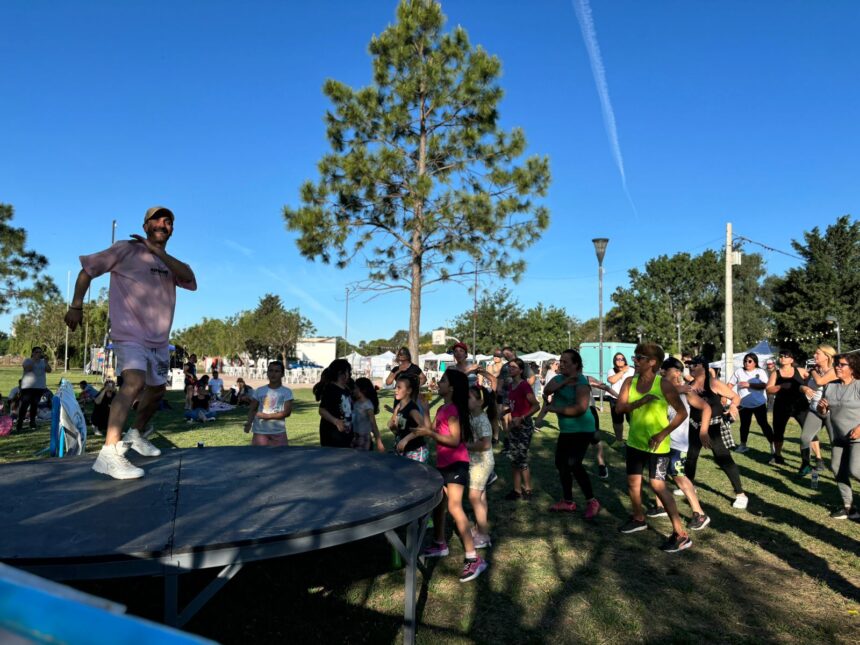 Un centenar de emprendedores presentaron sus productos en el “Paseo de la Ciudad” del Parque de la Niñez