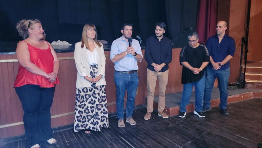 La ministra Rueda y el intendente Chiarella encabezaron la apertura de la Fiesta Provincial del Teatro