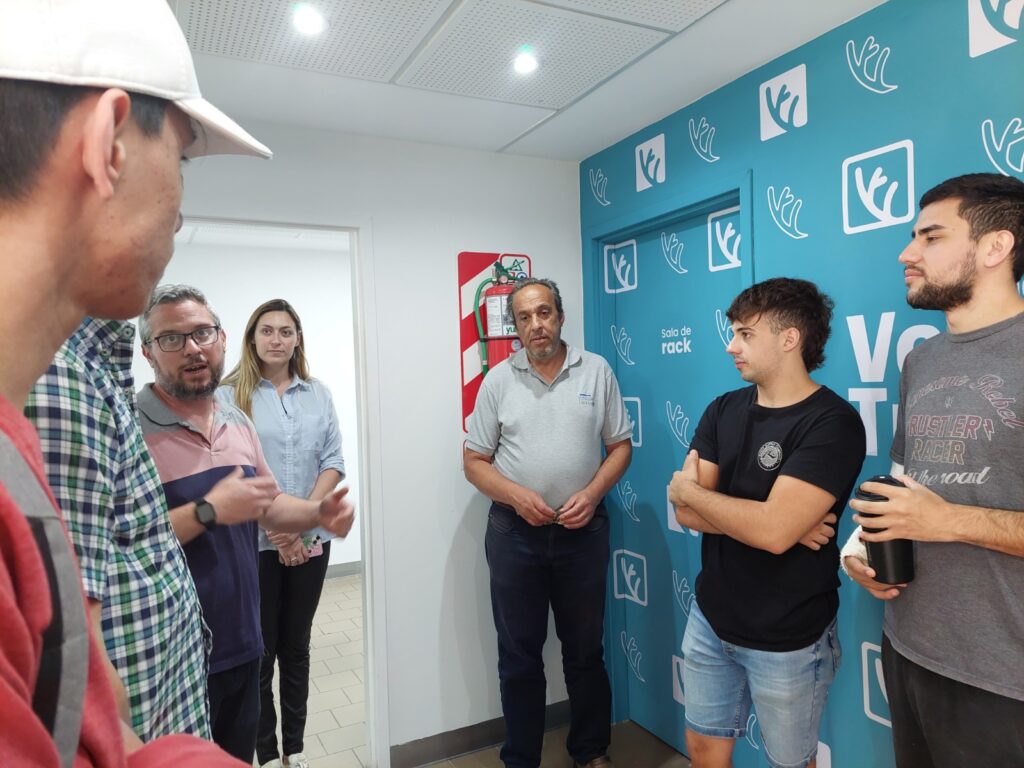 Alumnos del curso de Equipos Informáticos visitaron el Centro de Monitoreo Municipal
