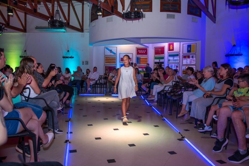 Más de 40 alumnas presentaron sus creaciones en el cierre del Taller anual de Corte y Confección y Moldería