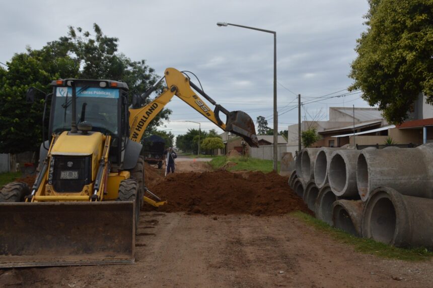 El municipio trabaja en colocación de tubería para obras de desagüe