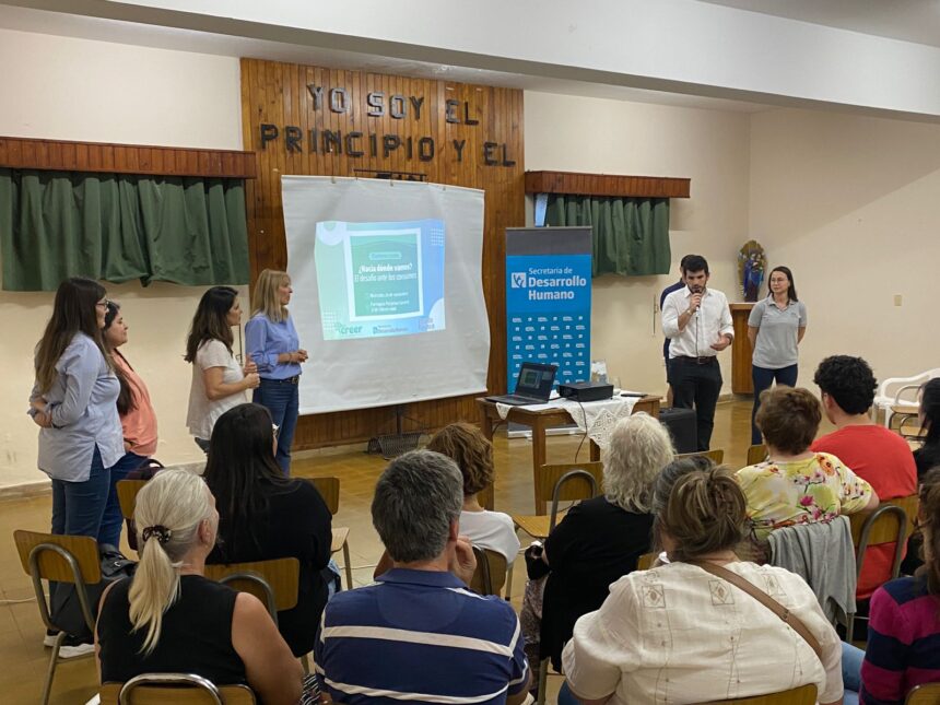 “¿Hacia dónde vamos?”: vecinos reflexionan sobre los desafíos que presentan los consumos en la actualidad