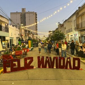 Colorido Paseo Navideño en la “cuadra larga” de Belgrano, una iniciativa de los comerciantes con apoyo del Gobierno municipal