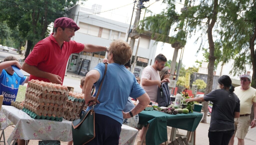 “Huerteros en tu Barrio” vuelve a la plaza Dr. Juan Escribano