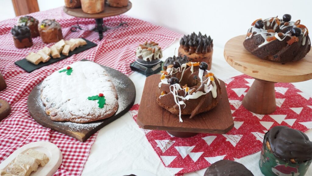 “Impulso Emprendedor”: Sofía Véliz capacitó en elaboración de pan dulce y budín navideño en su propio Instituto