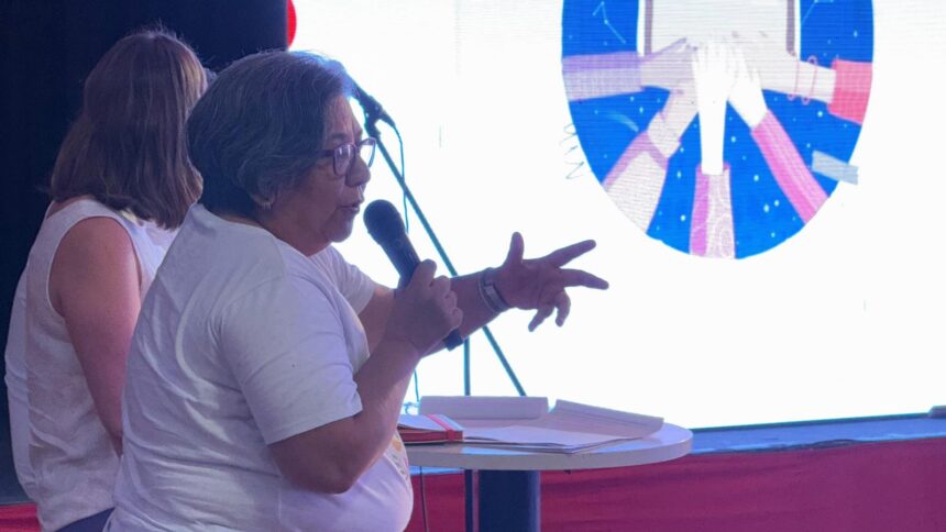 Carabajal expuso sobre “Nuestros Patios Susurran” en un encuentro de Cultura Provincial