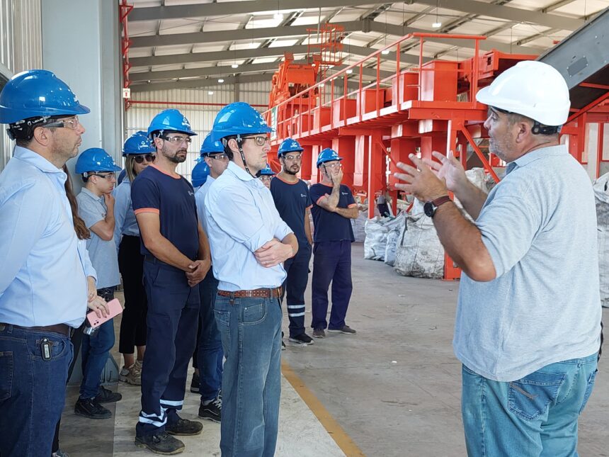 La firma Cañiflex visitó la Planta de Tratamiento y se comprometió con “Objetivo Cierre Basural”