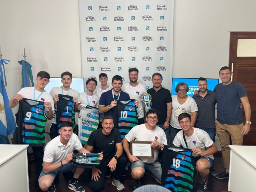 Chiarella recibió al voley masculino de Club Ciudad, campeón de la Liga AVSOS