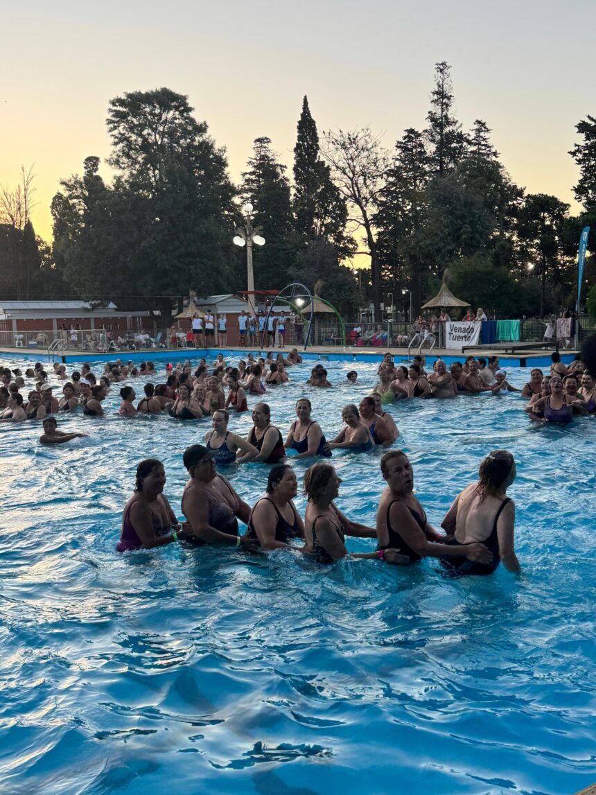 Un verano a pleno con Masterclass de Aquagym en el natatorio del Parque Municipal