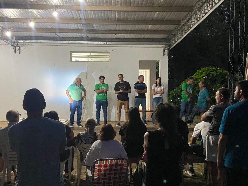 Planificación y trabajo: El Gobierno municipal llevó sus propuestas de infraestructura y pavimento a los vecinos de El Cruce