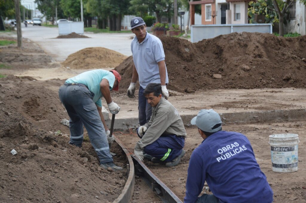 El Municipio sigue adelante con la ejecución de obras de pavimento en los barrios