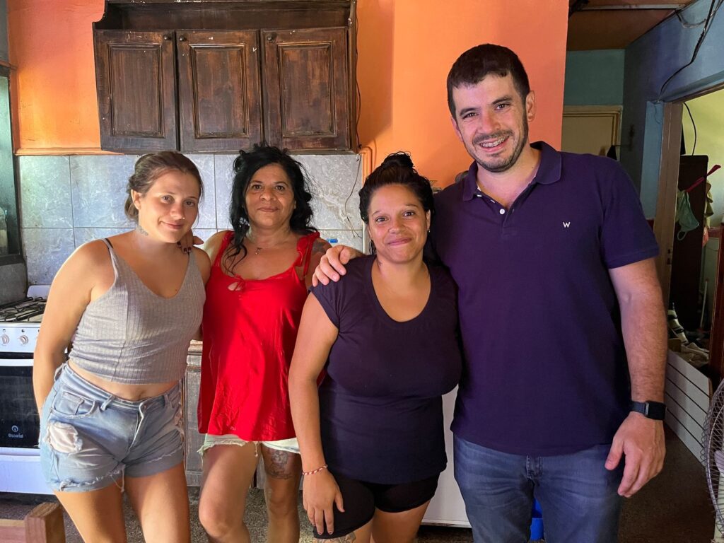 La casa propia más cerca: Chiarella sorprendió a los suplentes de “Nuestro Terreno 4”
