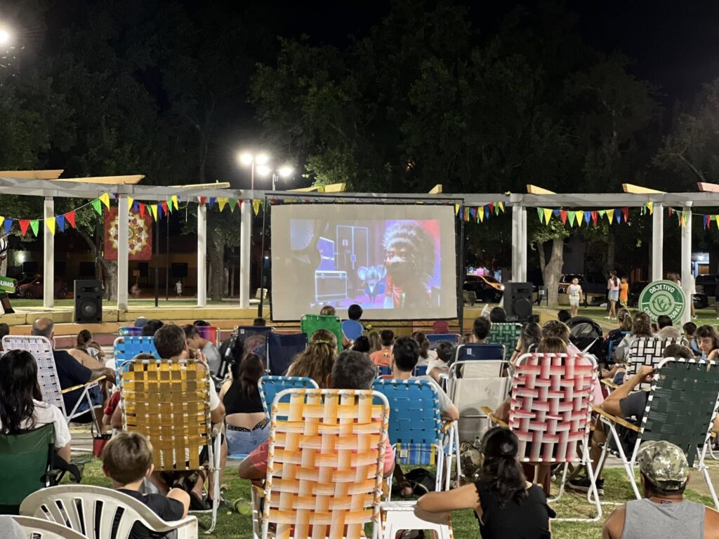 Verano en Venado. “cine bajo las estrellas” en la plaza Don Lucas