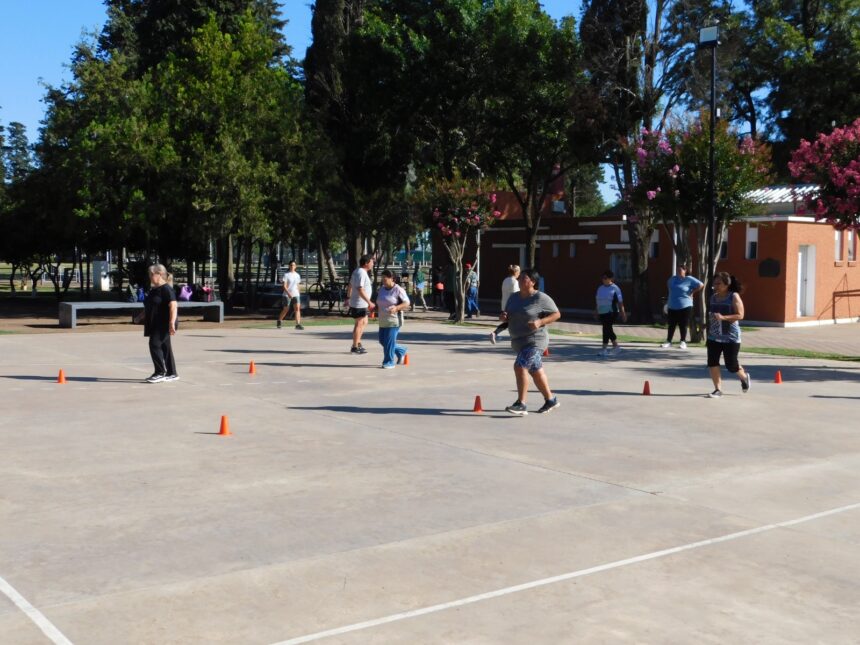 Continúan las actividades gratuitas de verano para adultos y adultos mayores