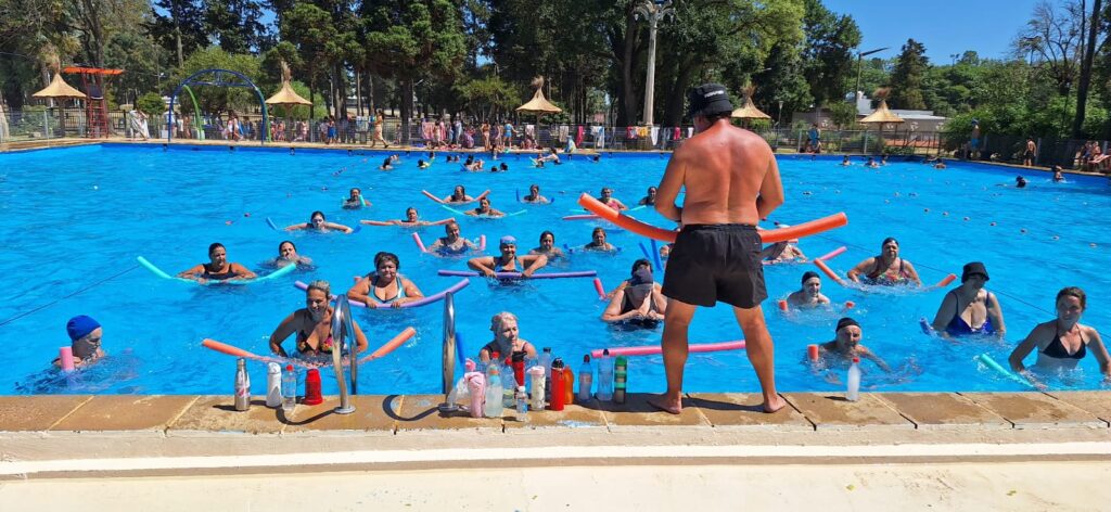 “Verano en Venado”. Continúan las actividades acuáticas para adultos y adultos mayores