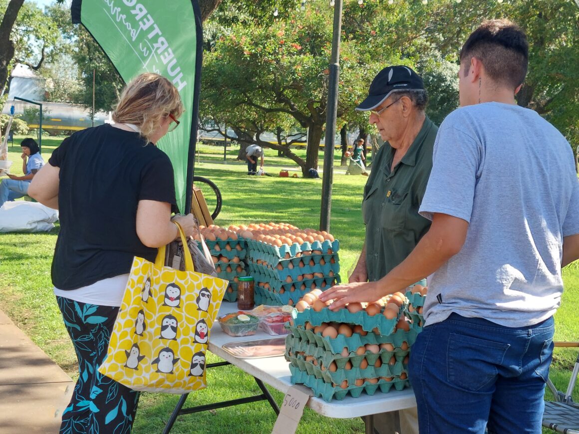 Huerteros y canje de reciclables por ecomonedas en el barrio San Martín