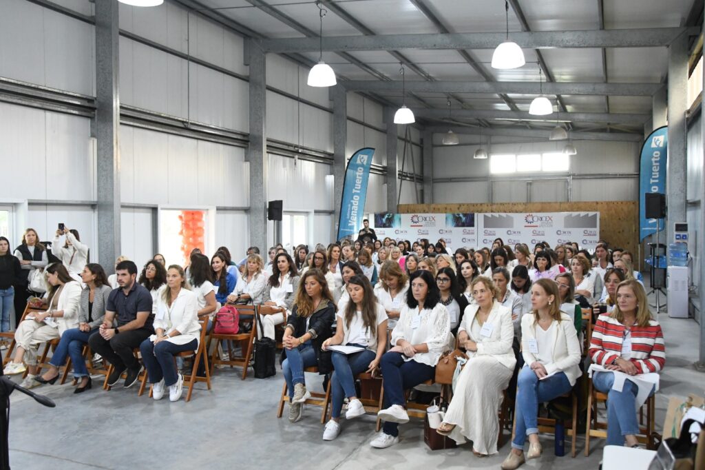 El intendente Chiarella y la vicegobernadora Scaglia participaron de la caminata de Mentoreo 2025