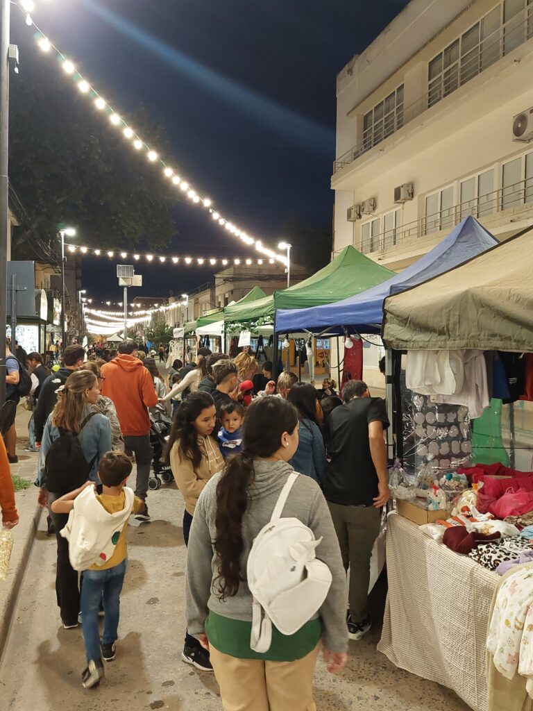 Comerciantes y público, satisfechos con una Belgrano que fue un Carnaval