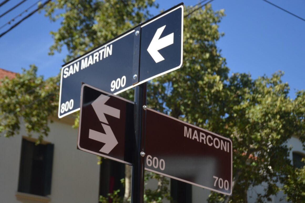 Avanza a buen ritmo el plan de nomenclatura en distintos barrios de la ciudad