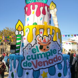 Celebración en familia: venado festeja su cumple en la plaza San Martín