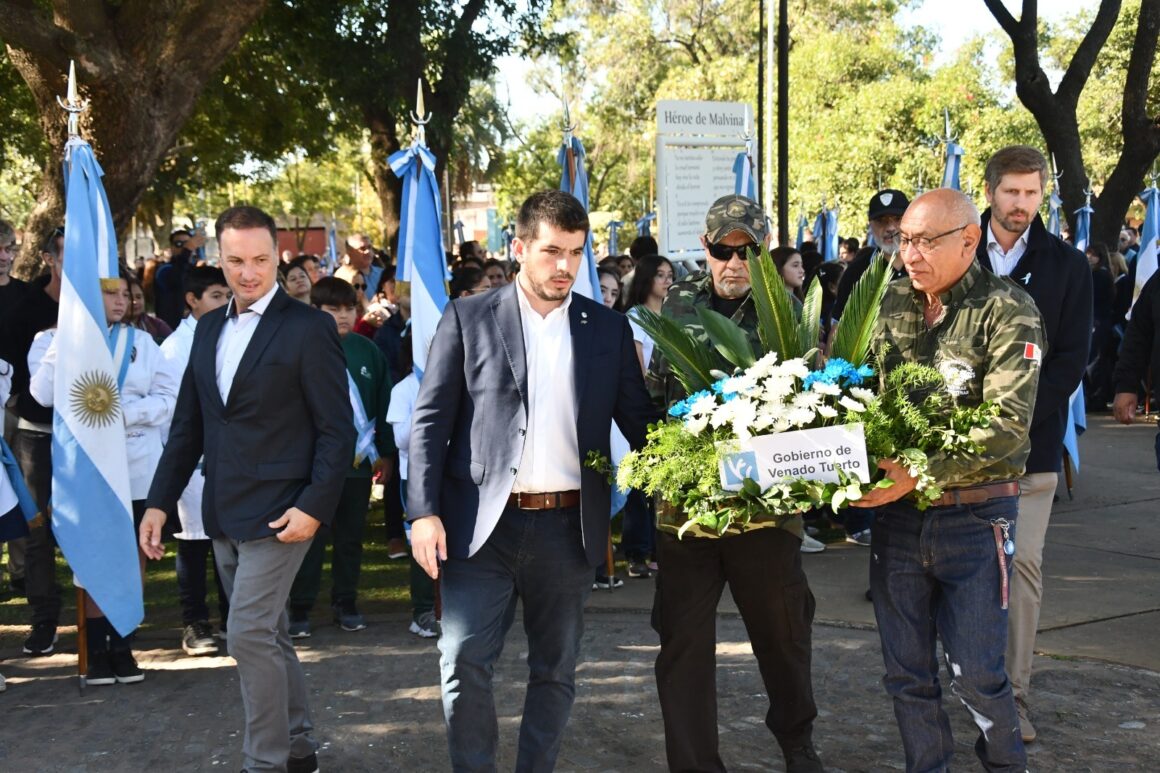 A 43 años de la Gesta: emotivo homenaje a los Héroes de Malvinas en la plaza Vera Peñaloza
